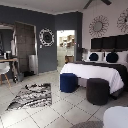 Roxy'S Rest Guest House Vanderbijlpark Dış mekan fotoğraf