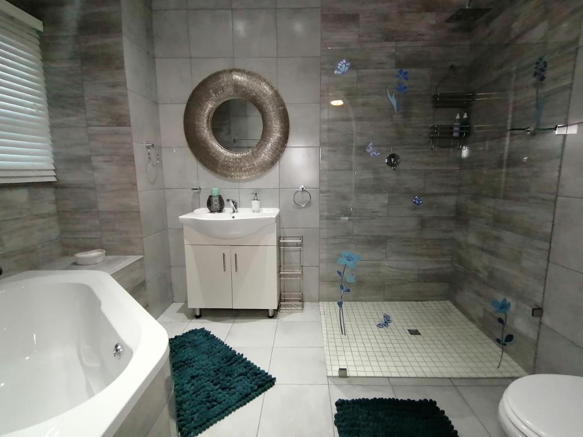 Roxy'S Rest Guest House Vanderbijlpark Dış mekan fotoğraf