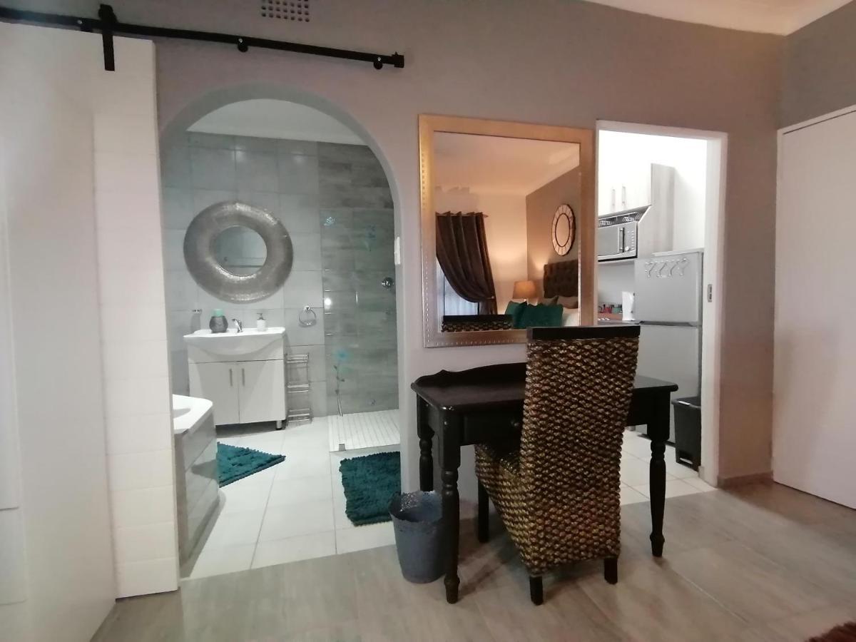 Roxy'S Rest Guest House Vanderbijlpark Dış mekan fotoğraf