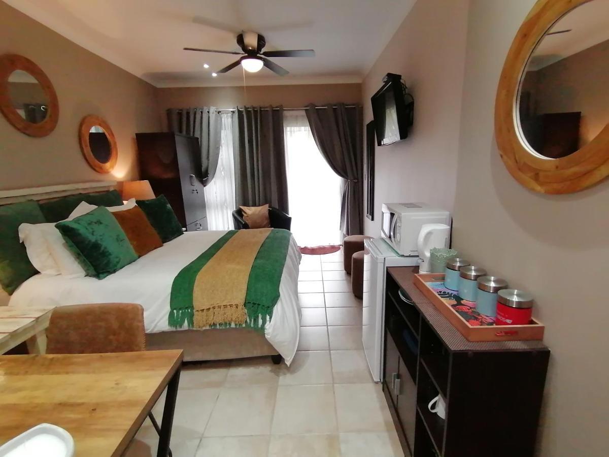 Roxy'S Rest Guest House Vanderbijlpark Dış mekan fotoğraf