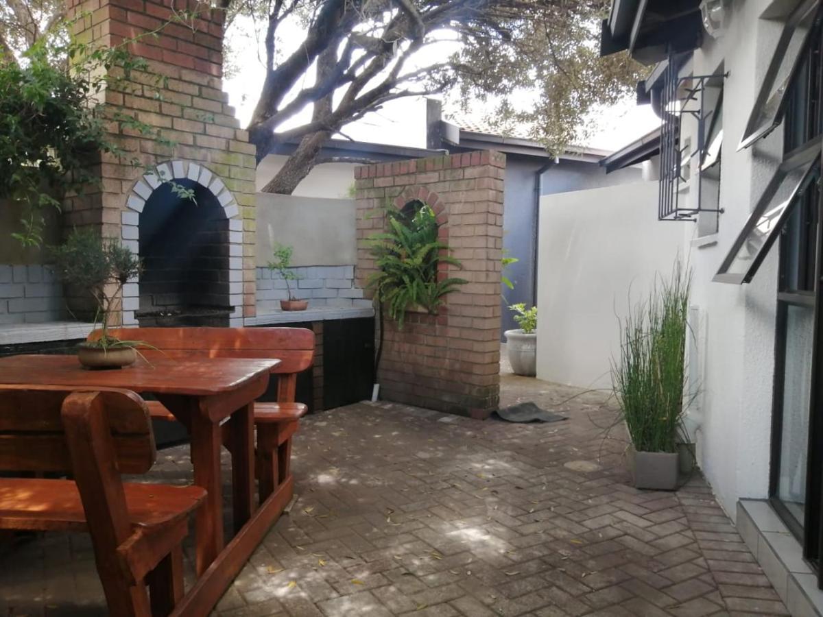 Roxy'S Rest Guest House Vanderbijlpark Dış mekan fotoğraf